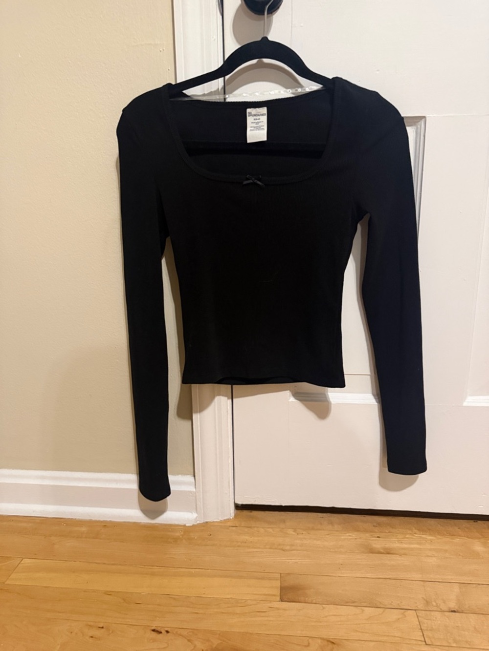 No Boundaries Black Long-Sleeve Scoop Neck Top with Front Bow